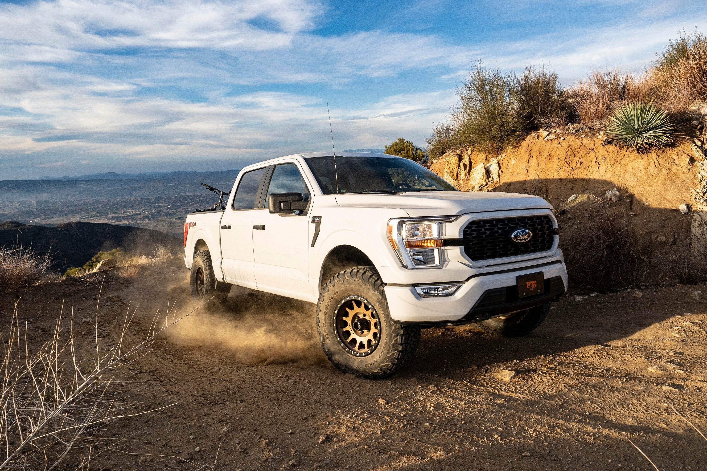 2 Inch Leveling Kit | FOX 2.0 Snap Ring Strut | Ford F150 (21-25) 4WD