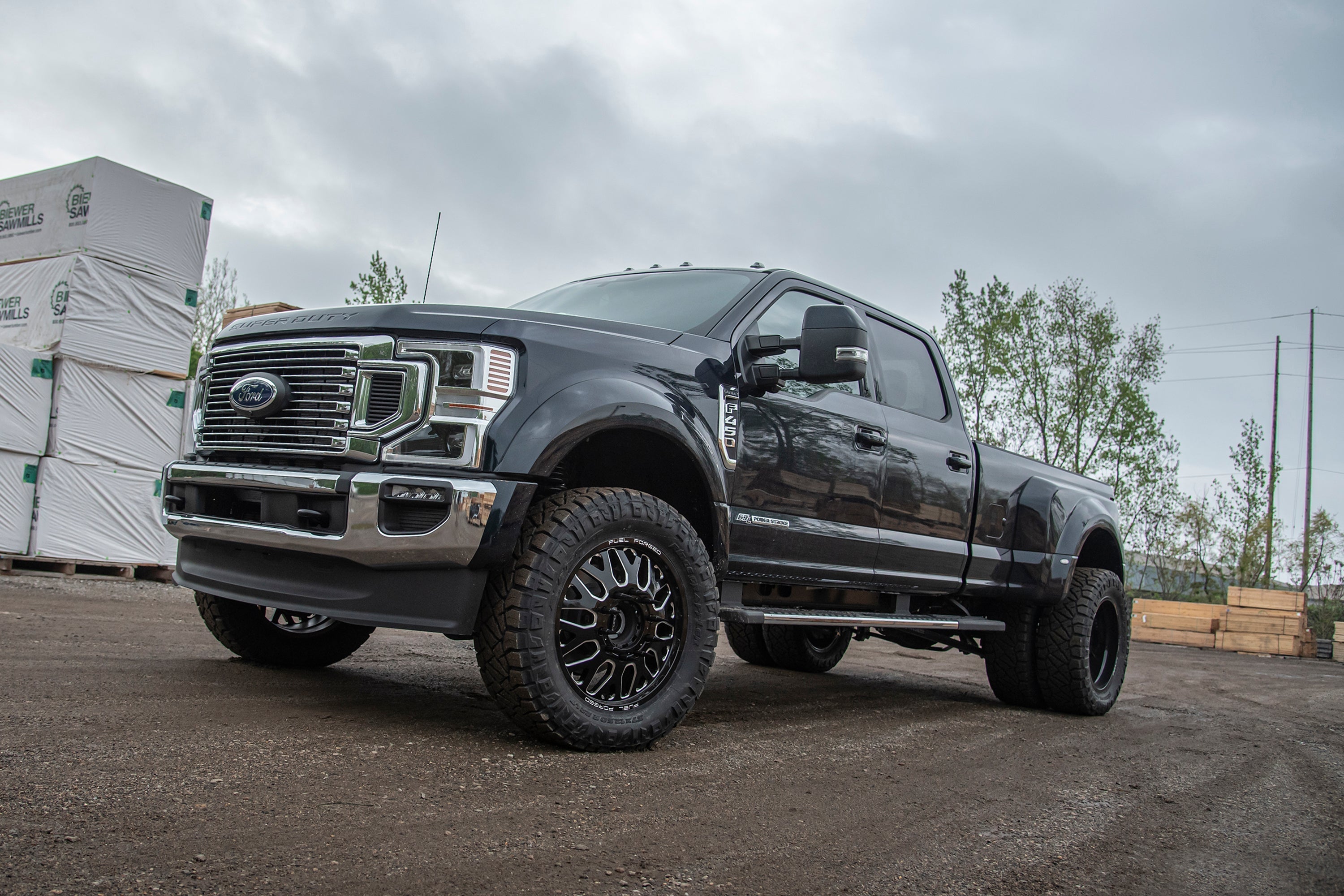 2.5 Inch Lift Kit w/ Radius Arm | Ford F450 Super Duty (20-22) 4WD | Diesel & Gas