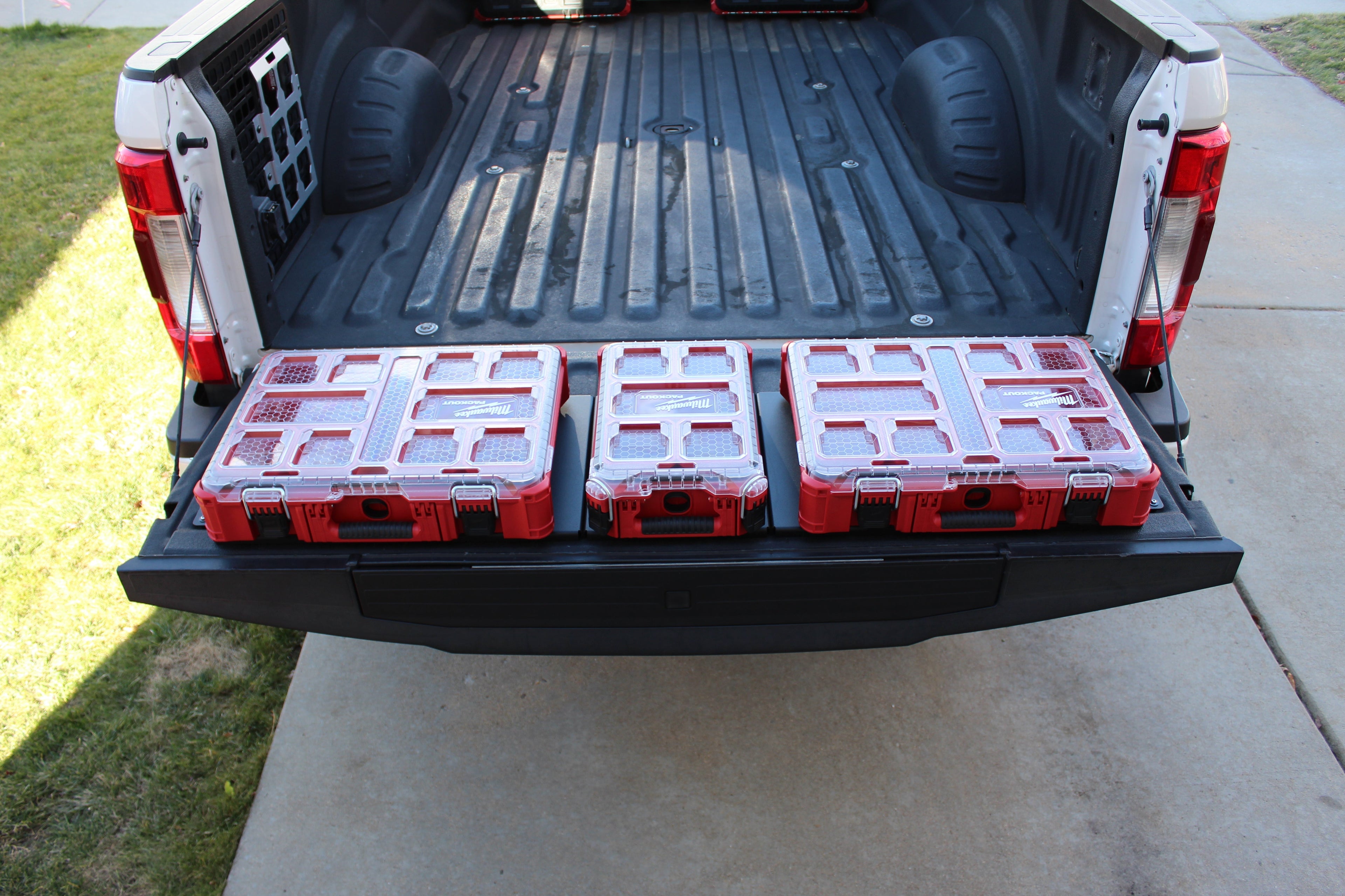Integral Tailgate Plate - Super Duty (2017-2022) - Compatible with Milwaukee Tool Packout Organizers