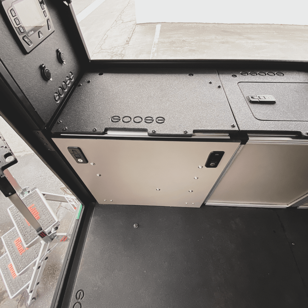 Alu-Cab Canopy eCampr V2 - Ford Ranger 2019-2023 4th Gen. - Rear Power Management Module - 5' Bed