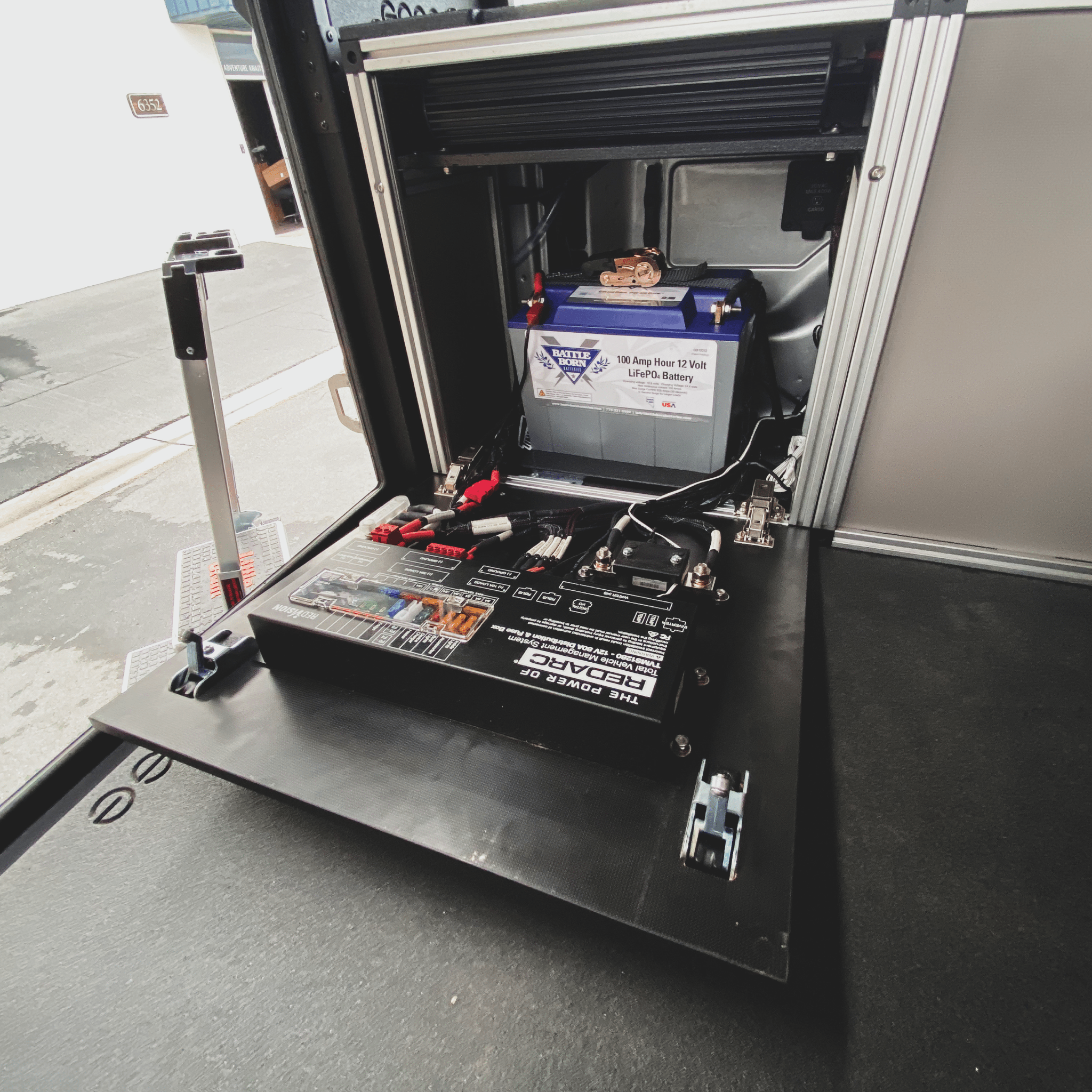 Alu-Cab Canopy eCampr V2 - Ford Ranger 2019-2023 4th Gen. - Rear Power Management Module - 5' Bed