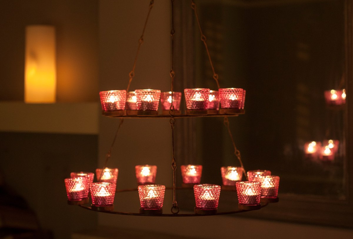 Tea Light Chandelier - Pink Glass
