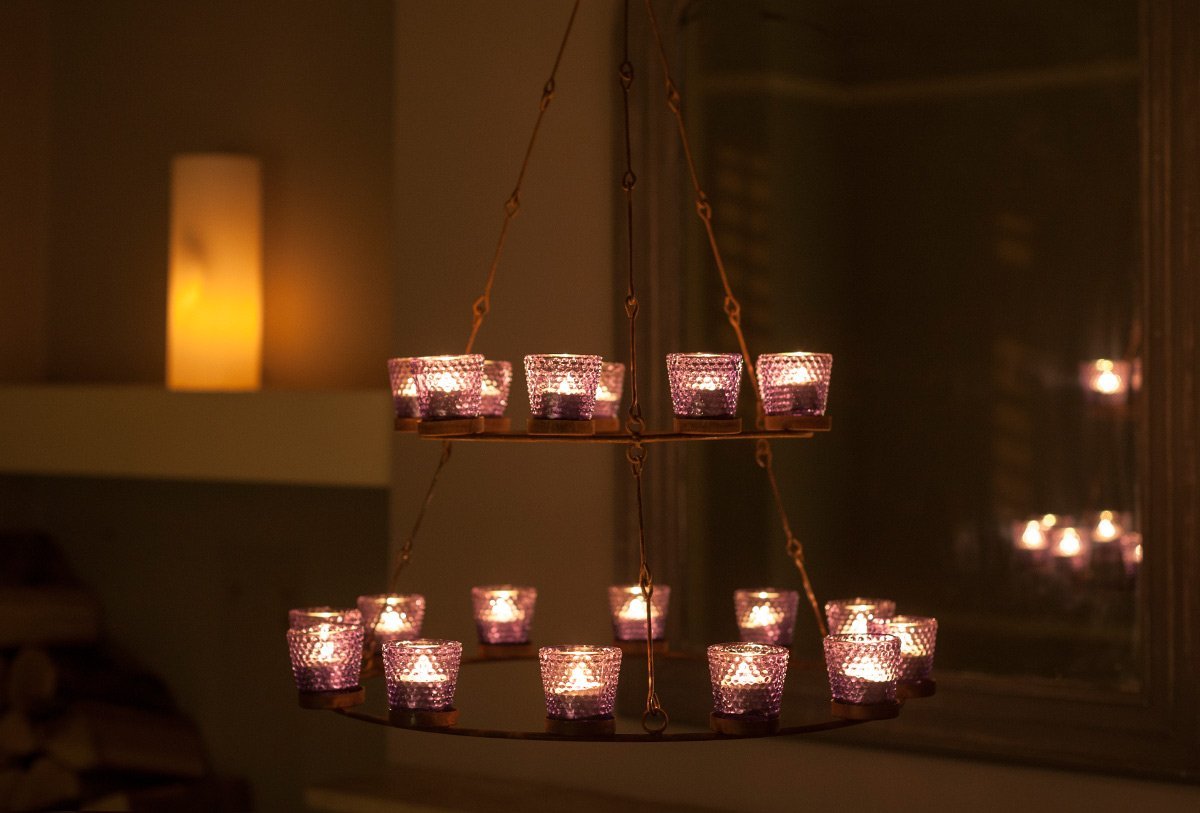 Tea Light Chandelier - Purple Glass