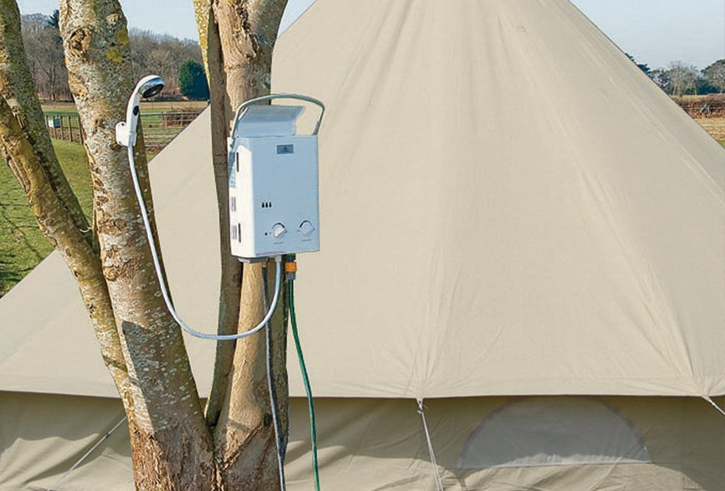 Eccotemp CEL5 Portable Outdoor Tankless Water Heater with 12V Pump, Strainer & Shower Set, 37 mbar