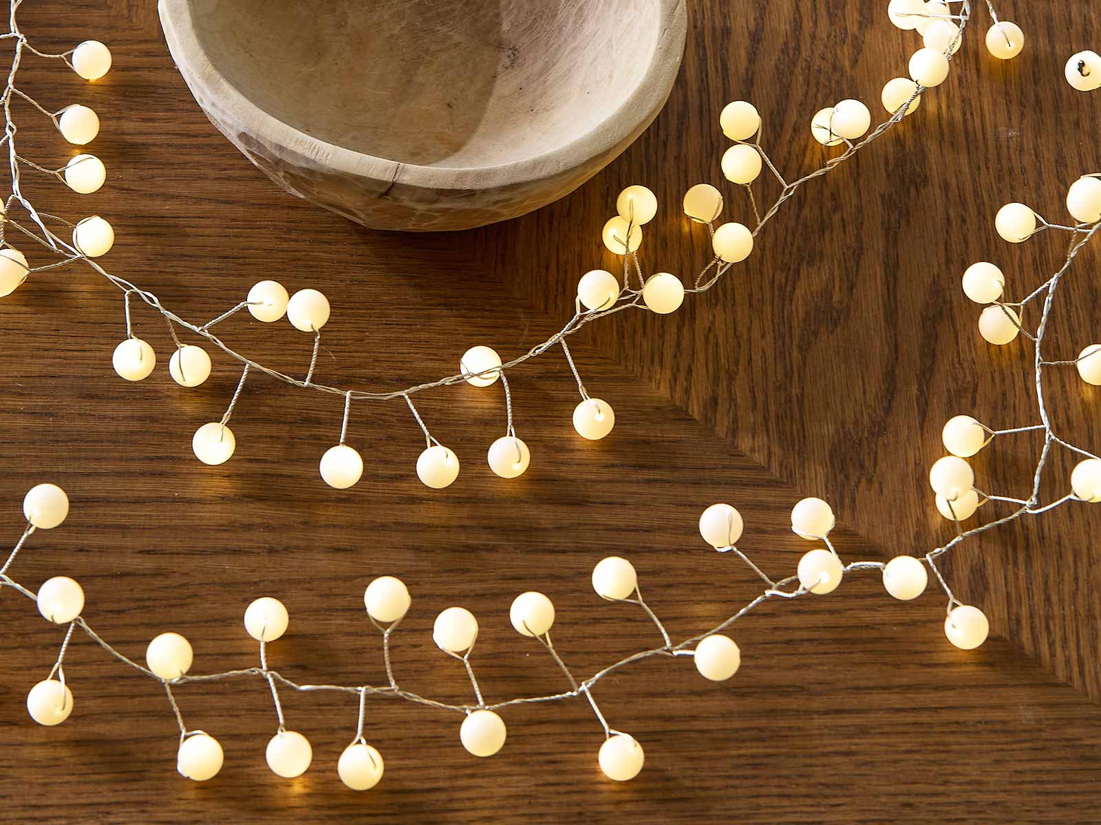 White Snowberry LED Light Chain