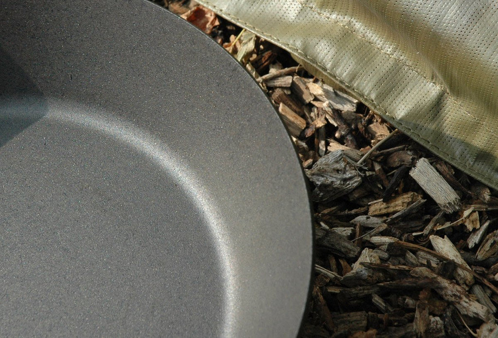Shropshire Made 8” Iron Pan with Satchel - Netherton Foundry