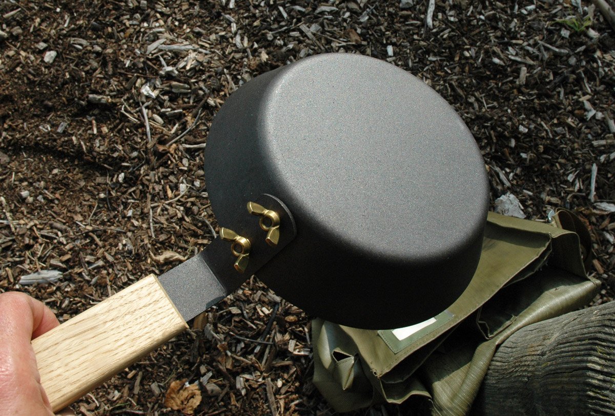 Shropshire Made 8” Iron Pan with Satchel - Netherton Foundry