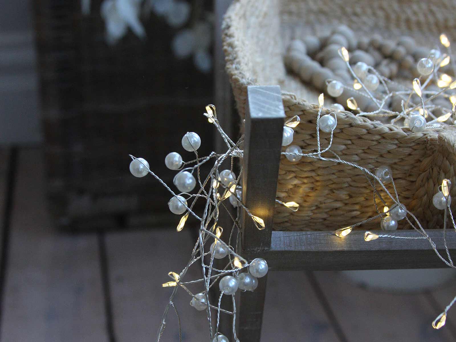 Pearl Cluster LED Light Chain