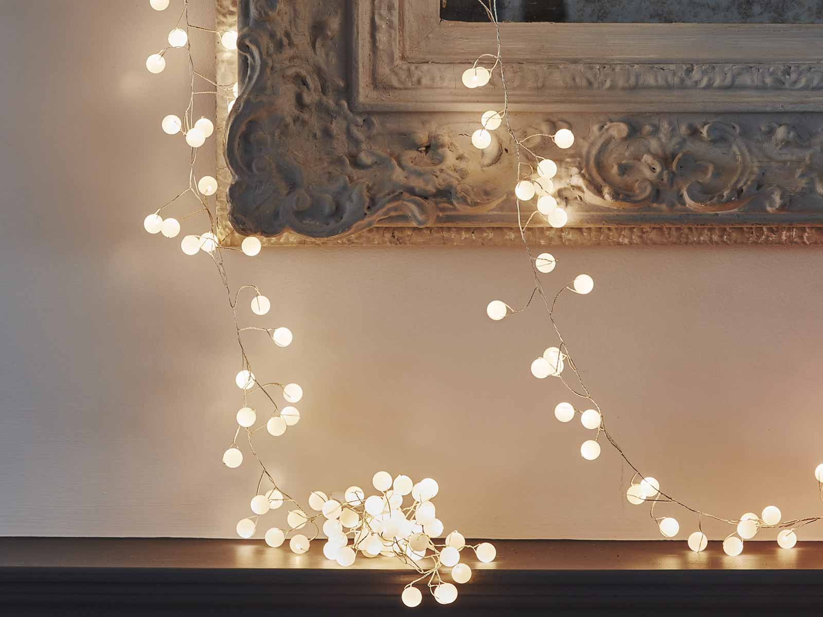 White Snowberry LED Light Chain
