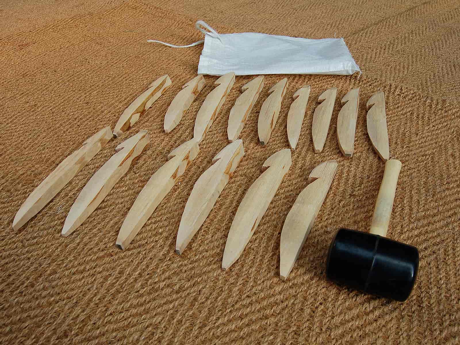Hand-whittled Wooden Peg Pack